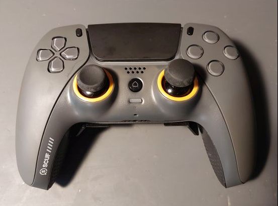 SCUF PS5 pults remonts Rīgā stick drift analoga nomaiņa