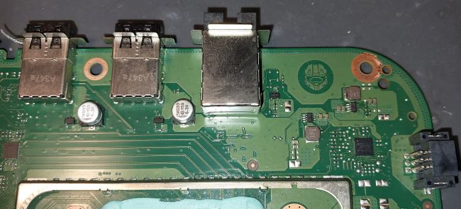 Xbox Series S plates tīrīšana un remonts pēc ūdens bojājuma