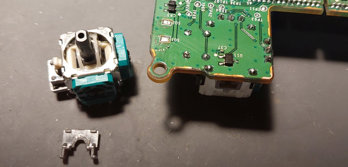 Xbox One pults remonts — analoga nomaiņa un stick drift novēršana Rīgā