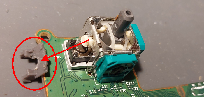 Xbox One pults remonts — analoga nomaiņa un stick drift novēršana Rīgā