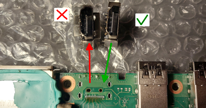 Noņemta bojātā Xbox Series S HDMI ligzda
